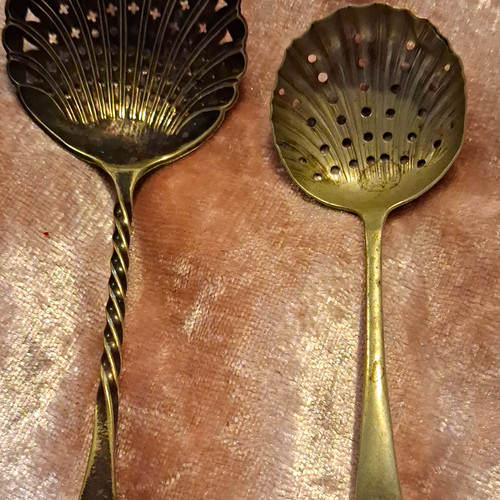 Victorian shell collectable - 2x,