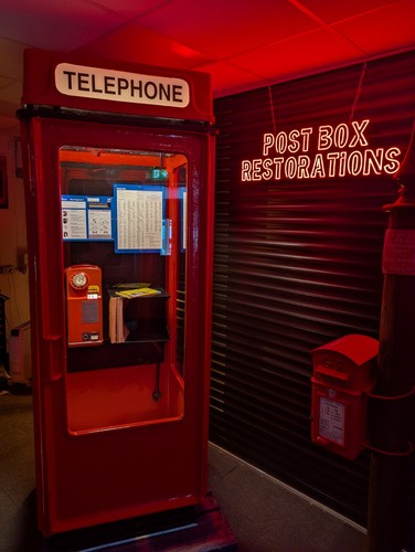 Red telephone box k2 - red,