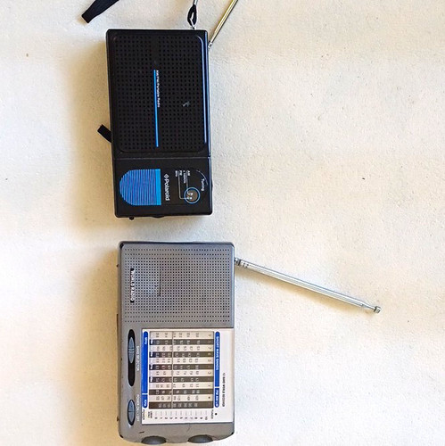 Vintage portable radio bundle - vintage,