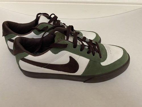 Nike men size 11 - 11.5, mavrk