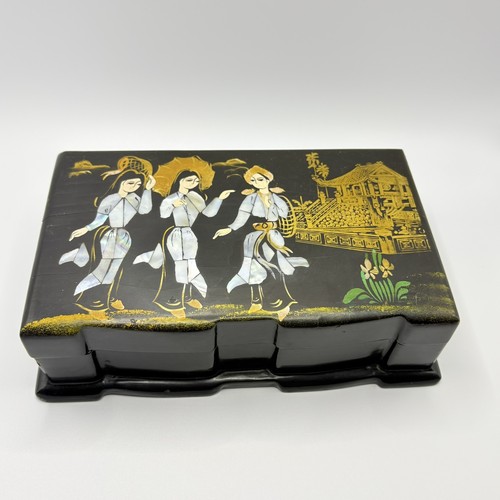 Beautiful vintage lacquered - beautiful,