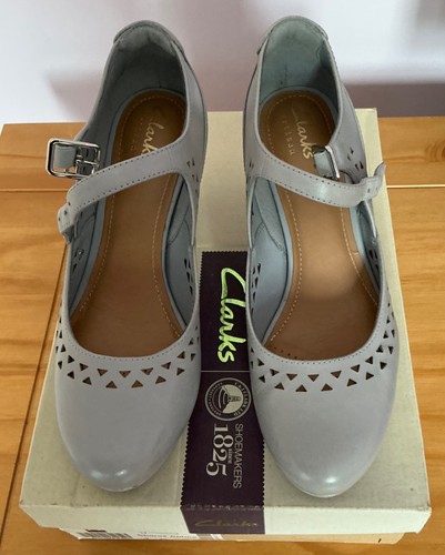 Womens clarks shoes size 5 - clarks, 3.5