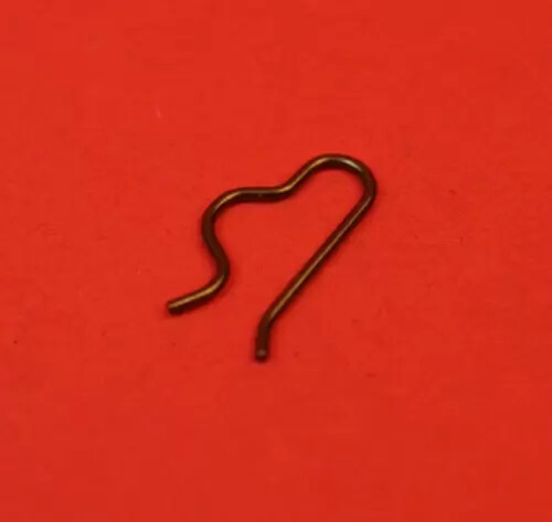 Retaining spring for spool