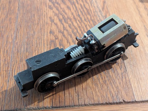 Hornby r760 motorised chassis - hornby,