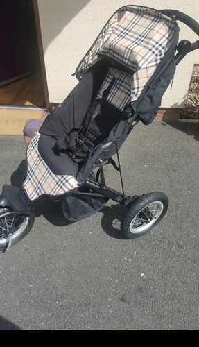 Burberry maclaren pushchair - burberry,