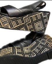 Ladies Size 6.5 Tahari Black