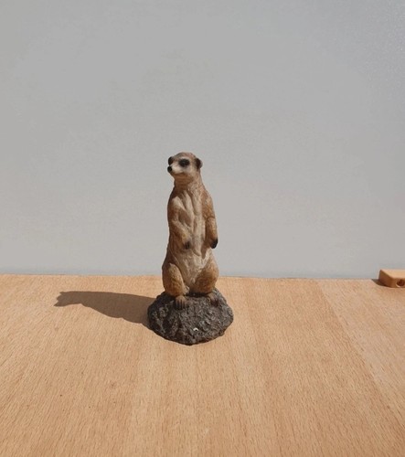 Animal meerkat statue - meerkat,