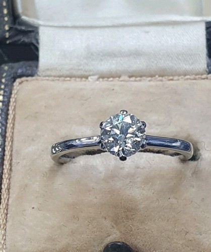 Diamond engagement ring - ring, 18ct