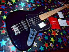 AWESOME FENDER STANDARD JAZZ BASS . 1 TINY MARK ON BACK HENCE PRICE ! MEGA TONE