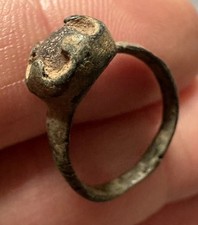 Ancient Roman Ring With A Glass Gem - Authentic - Bronze
