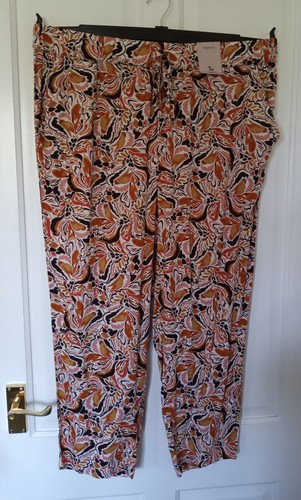 Ladies size pull on - size,