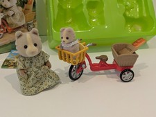 Sylvanian Families - Cycling