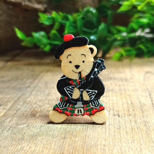Scottish bagpiper bear brooch - bagpiper,