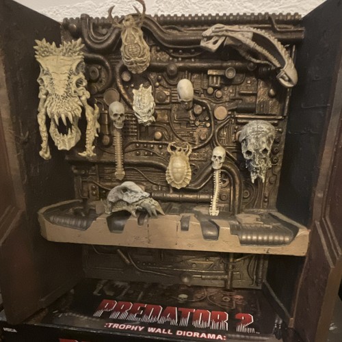 Neca predator trophy - trophy, wall