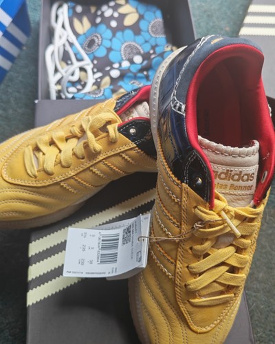 Bulk sneaker reseller - sneaker, bundle