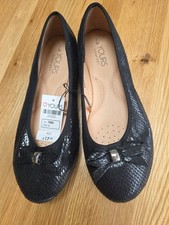 Ladies Round Toe Pump Style Black Slip On Shoes Size 7EEE Wide Fit. New.