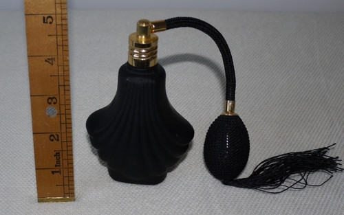 Black glass perfume atomiser