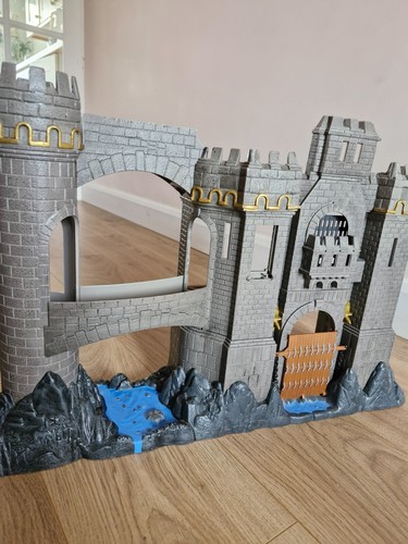 Narnia castle and - castle, figures