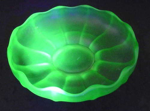 Vintage uranium glass bowl - vintage,