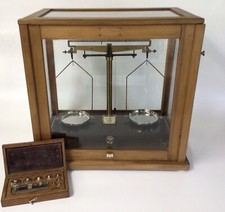 Vintage Griffin & Tatlock Laboratory Scales Chemical Balance And Weights.