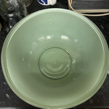Pyrex Spray Ware Green Mixing