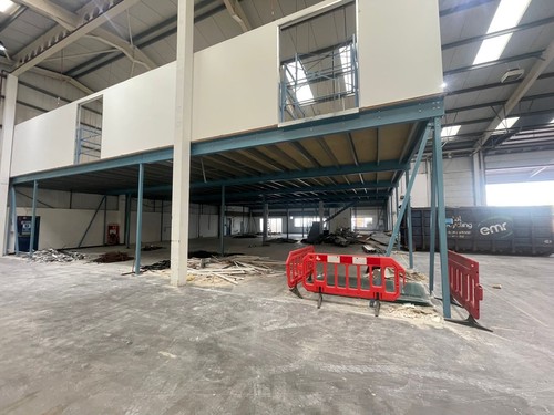 Mezzanine floor 414m2 - mezzanine,