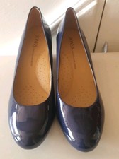 Jones Twenty-Four Seven Size