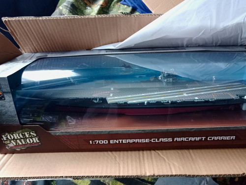 Forces valor 700 uss - of, 1:700