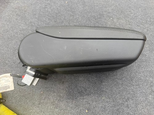 Audi black leather front - c6,