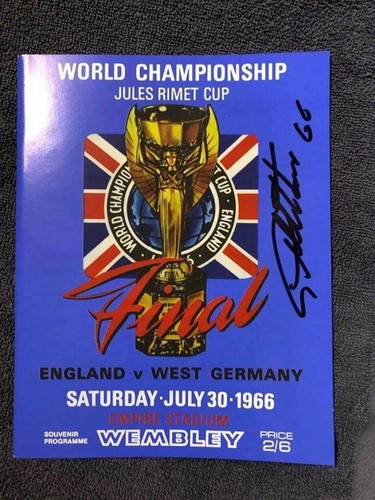 Geoff hurst signed england - hurst,