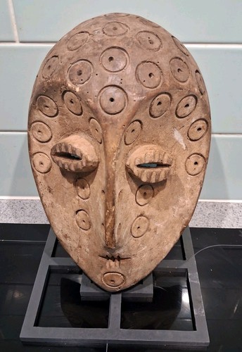 Kwele ekuk mask 1930s camwood - kwele,