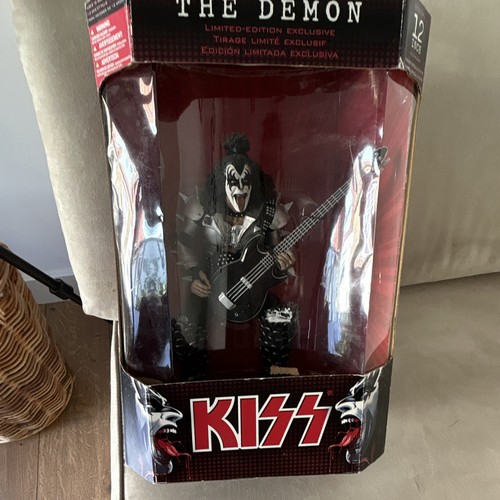 Kiss the demon super - the,