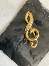 TREBLE CLEF BROOCH