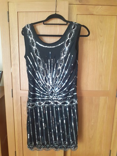 Black 1920s style flapper - style,