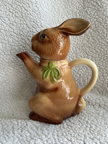 Tony wood brown rabbit teapot - wood,