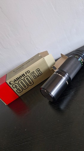 Canon lens 300 brand - lens,