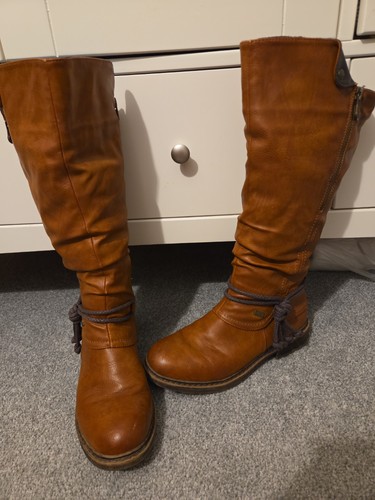 Reiker size brown zip up - 5,