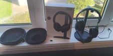 Avantree Podio Bluetooth Headphones with Wireless Charging Stand Broken Headband