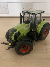 1:32 Class Axion 850 Tractor