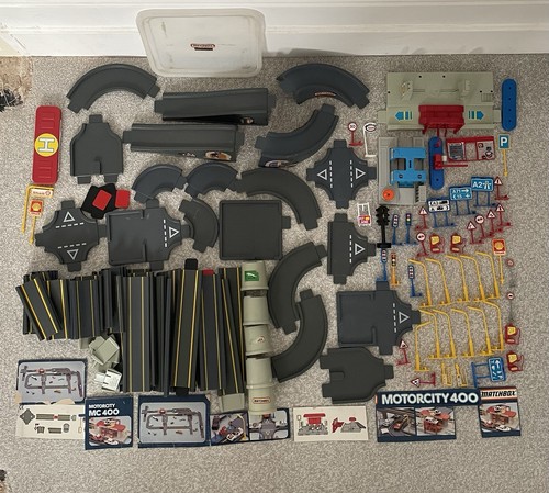 Matchbox motorcity 400 - motorcity,