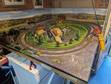 Model Railway Layout 00 Gauge