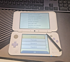 Nintendo 2DS XL White and
