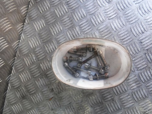 Suzuki bandit 600 - suzuki, bolts
