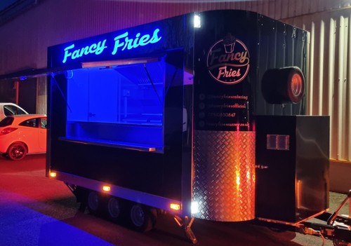 Mobile food catering trailer - mobile,