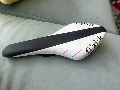 Fizik arione saddle 7x9 - r1,