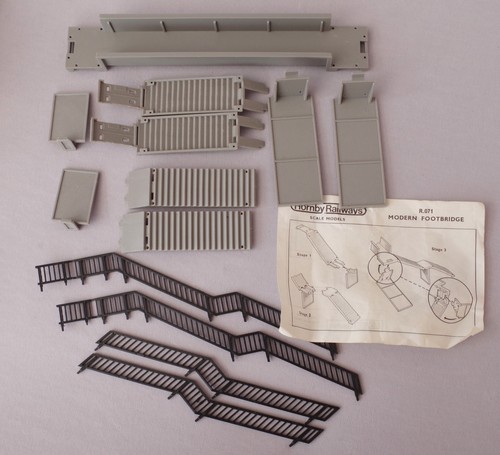 Hornby modern footbridge - hornby,