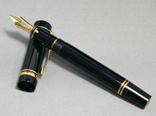 Parker Duofold Centennial Fountain Pen | 18k Gold Medium Nib | Presentation box