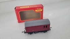 TRIANG HORNBY VINTAGE OO HORSE BOX. R123. GOOD CONDITION. BOXED.