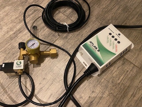 Co2 regulator and - regulator,