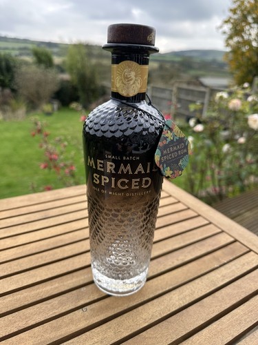 Mermaid gin distillery - 🤎🩶mermaid,